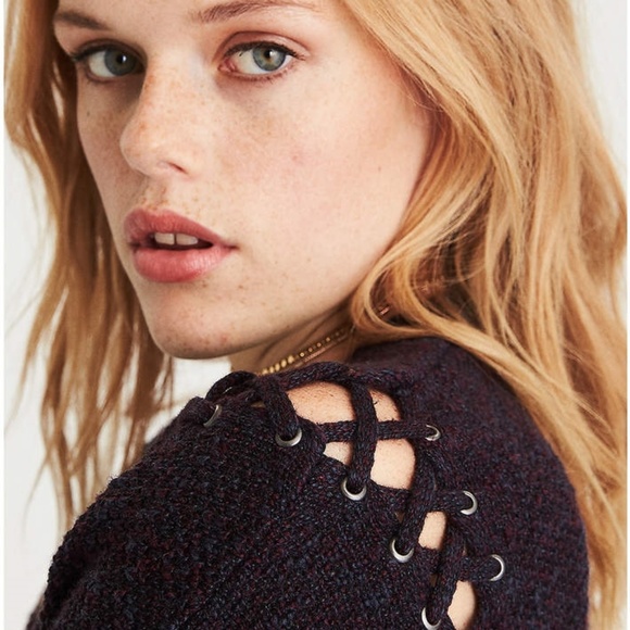 AE // Lace-Up Shoulder Open Cardigan - Picture 2 of 9